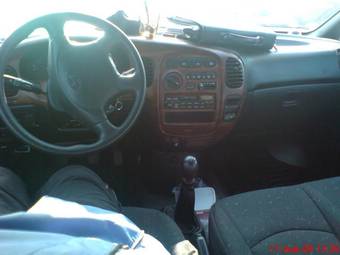 2003 Hyundai Starex Images