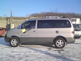 2003 Hyundai Starex Photos