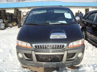 2003 Hyundai Starex Photos