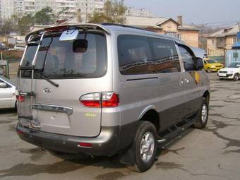 2003 Hyundai Starex Photos