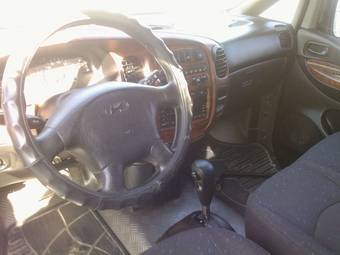 2003 Hyundai Starex Photos