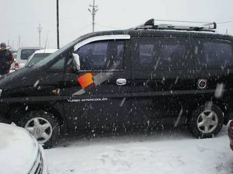 2003 Hyundai Starex Photos