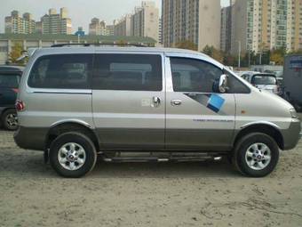 2003 Hyundai Starex Photos