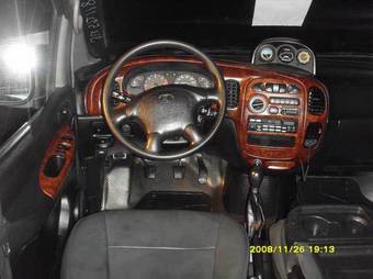 2003 Hyundai Starex Photos