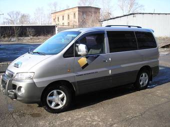 2003 Hyundai Starex Photos