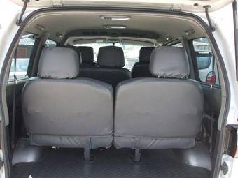 2003 Hyundai Starex Images