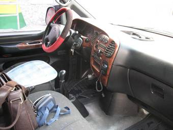 2003 Hyundai Starex Photos