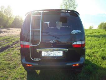 2003 Hyundai Starex Photos