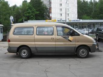 2003 Hyundai Starex Photos