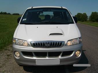 2003 Hyundai Starex Photos