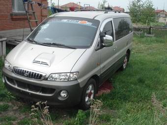 2003 Hyundai Starex Photos
