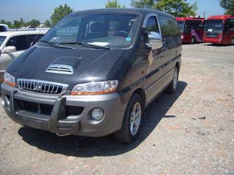 2003 Hyundai Starex Photos