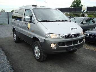 2003 Hyundai Starex Photos