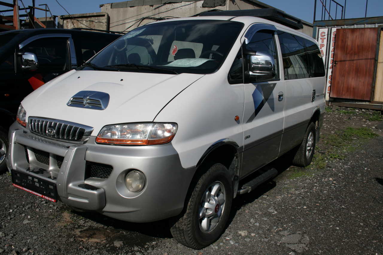 2003 Hyundai Starex