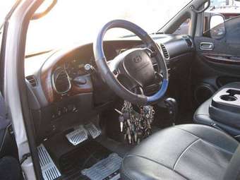 2004 Hyundai Starex Pictures