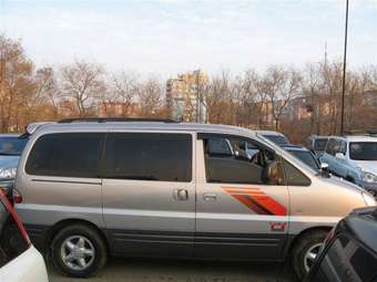 2004 Hyundai Starex Pictures