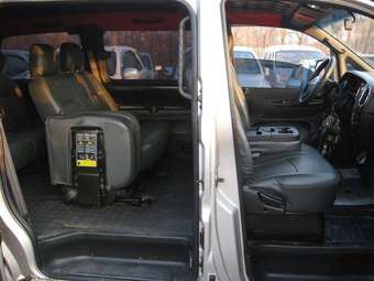 2004 Hyundai Starex Photos