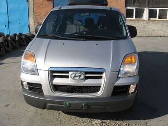 2004 Hyundai Starex Pictures