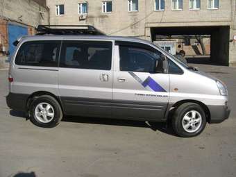 2004 Hyundai Starex Pictures