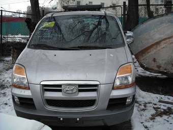 2004 Hyundai Starex Photos