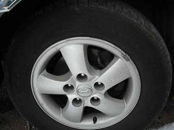 2004 Hyundai Starex Photos