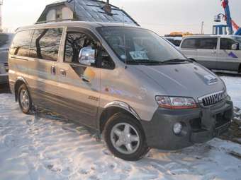 2004 Hyundai Starex Images