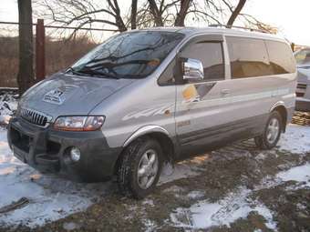 2004 Hyundai Starex Pictures