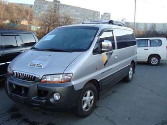 2004 Hyundai Starex Photos
