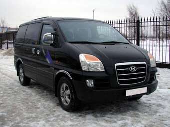 2004 Hyundai Starex Photos