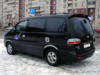 2004 Hyundai Starex Pictures