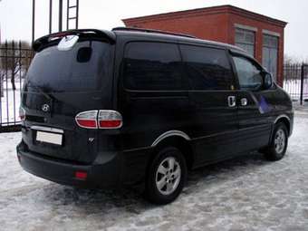 2004 Hyundai Starex Photos