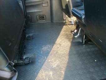 2004 Hyundai Starex Images