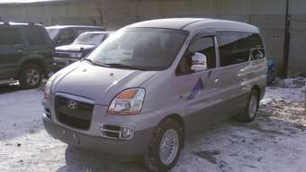 2004 Hyundai Starex Pictures