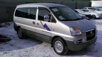 2004 Hyundai Starex Photos