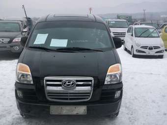 2004 Hyundai Starex Photos