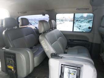 2004 Hyundai Starex Pictures