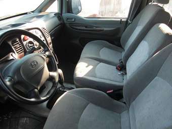 2004 Hyundai Starex Photos