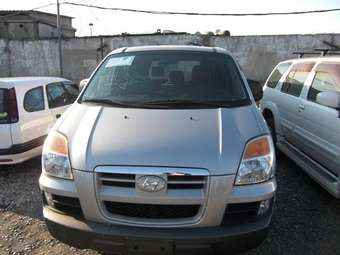 2004 Hyundai Starex Pictures