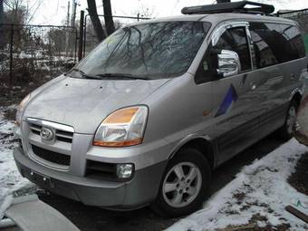 2004 Hyundai Starex Pics