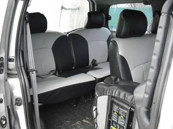2004 Hyundai Starex Photos