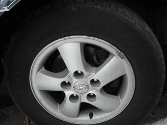 2004 Hyundai Starex Pictures