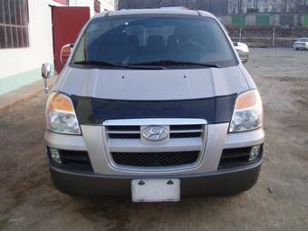 2004 Hyundai Starex Photos