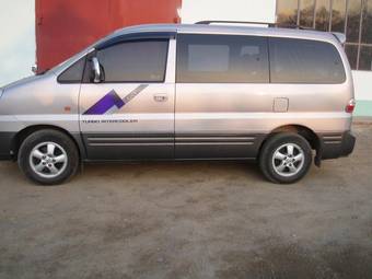 2004 Hyundai Starex Pictures