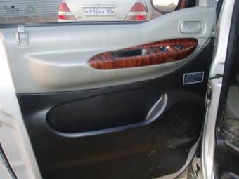 2004 Hyundai Starex Images