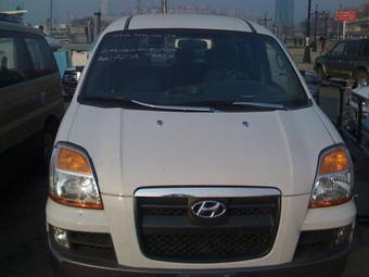 2004 Hyundai Starex Photos