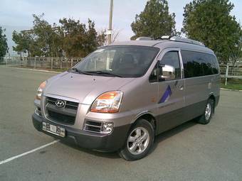 2004 Hyundai Starex Pics