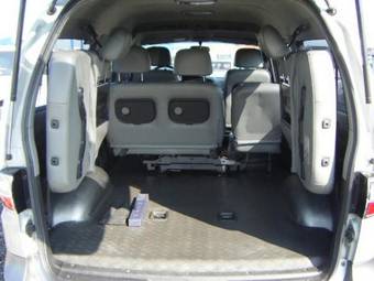 2004 Hyundai Starex Photos