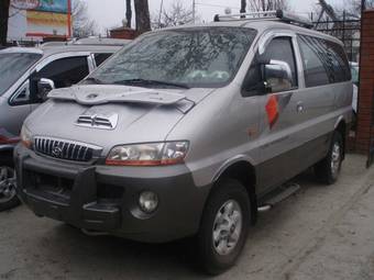 2004 Hyundai Starex Photos