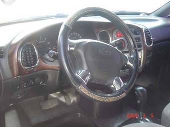 2004 Hyundai Starex Pictures