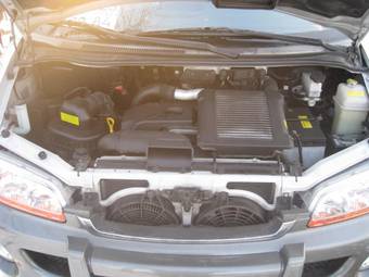 2004 Hyundai Starex Photos